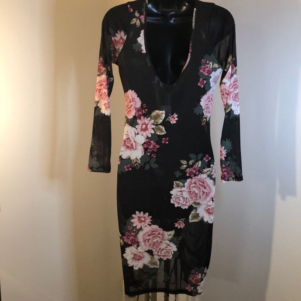 Dress - Picture 3 of 4